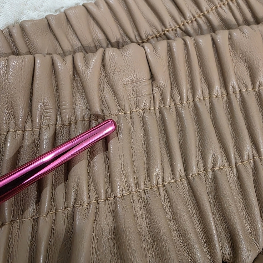 Aaron & Amber Brown Faux Leather Shorts Women's Size Large With Pockets - Picture 10 of 10